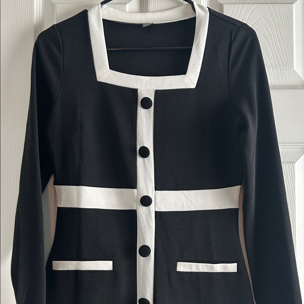 Black and White Button-Up Dress - Picture 3 of 10